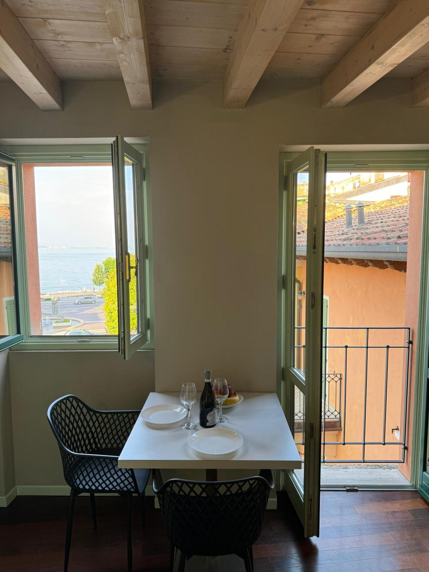 Splendid Apartment ديسينسانو ديل غاردا المظهر الخارجي الصورة