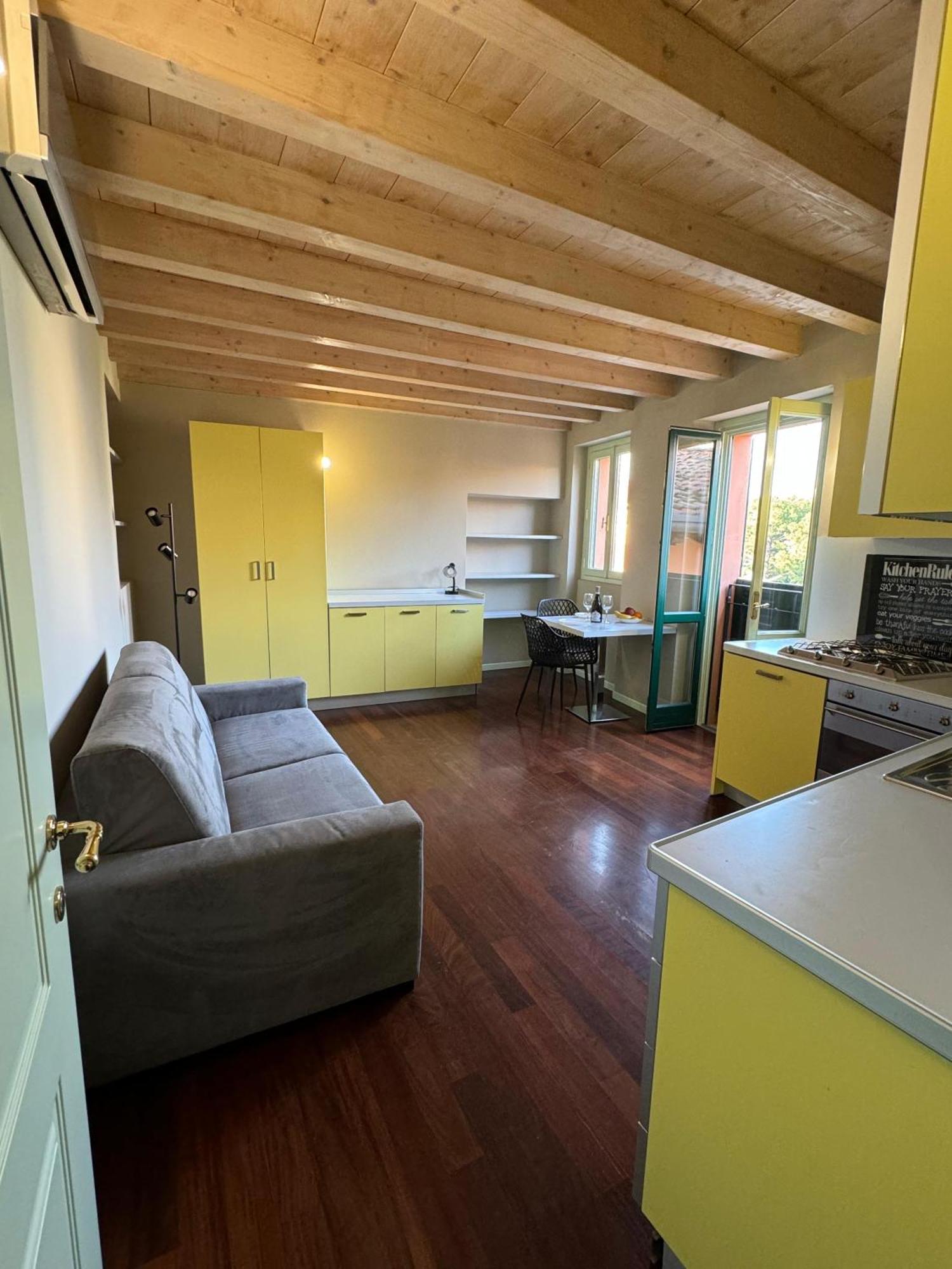 Splendid Apartment ديسينسانو ديل غاردا المظهر الخارجي الصورة