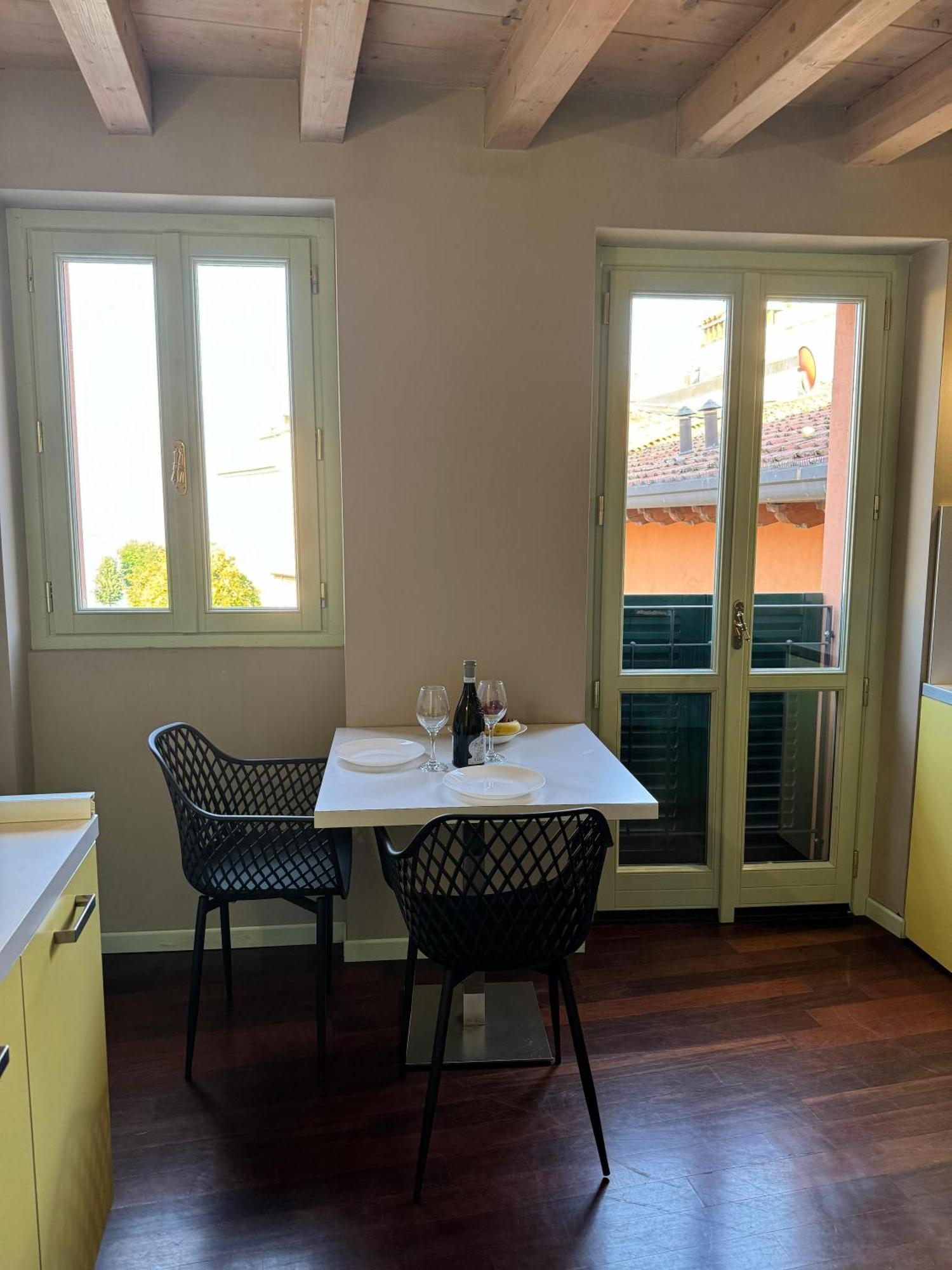 Splendid Apartment ديسينسانو ديل غاردا المظهر الخارجي الصورة