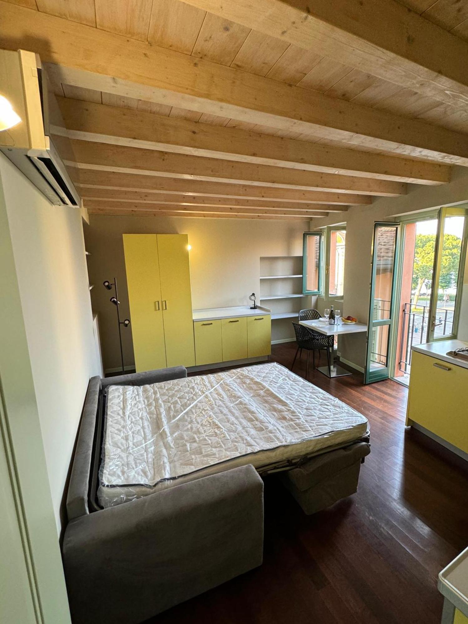 Splendid Apartment ديسينسانو ديل غاردا المظهر الخارجي الصورة
