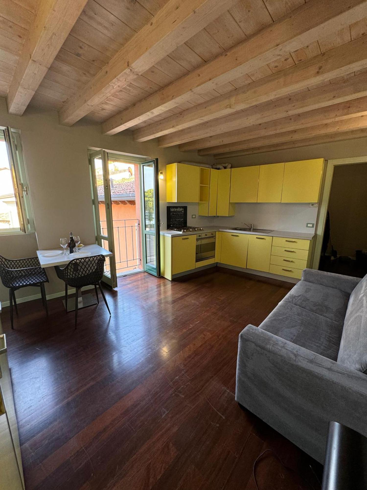 Splendid Apartment ديسينسانو ديل غاردا المظهر الخارجي الصورة